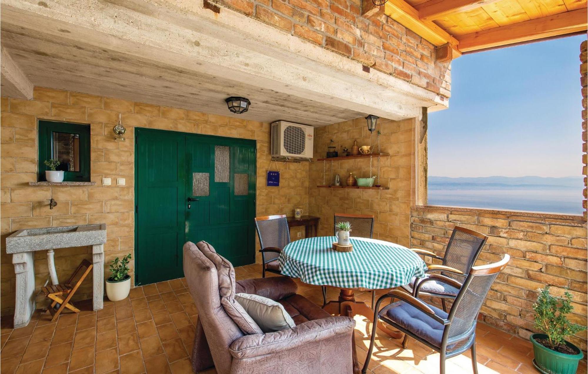 1 Bedroom Gorgeous Apartment In Lovran Exterior foto