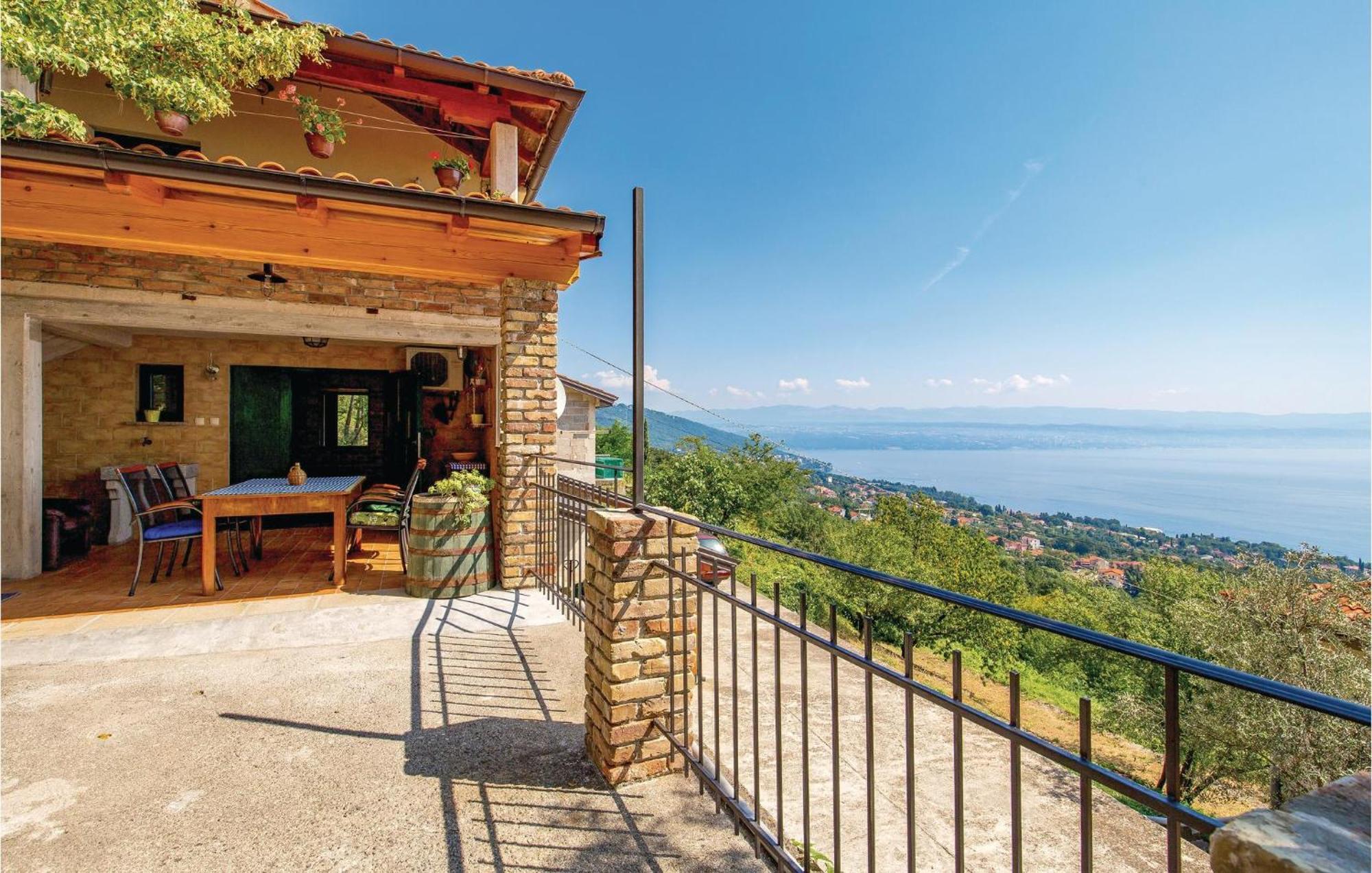1 Bedroom Gorgeous Apartment In Lovran Exterior foto
